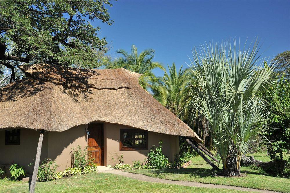 Three Cities Thorntree River Lodge Livingstone Bagian luar foto